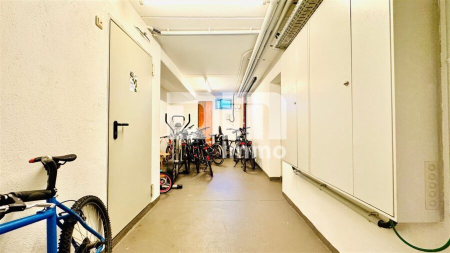 Gepflegte Maisonette Wohnung mit Studio 2x Balkon und PKW Stellplatz in Traumlage - Fahrradkeller